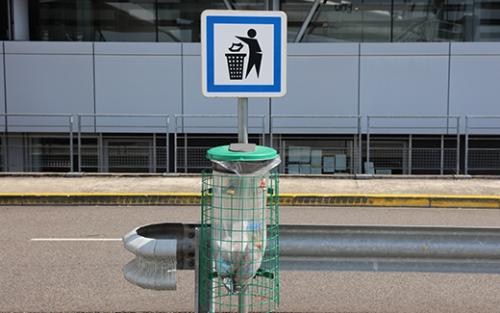 Panneau déchets aéroport