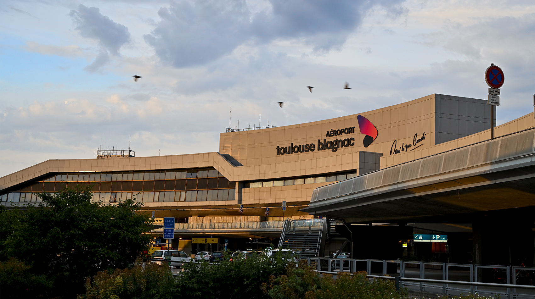 L’Aéroport Toulouse Blagnac prend de nouvelles couleurs. Découvrez-les ...