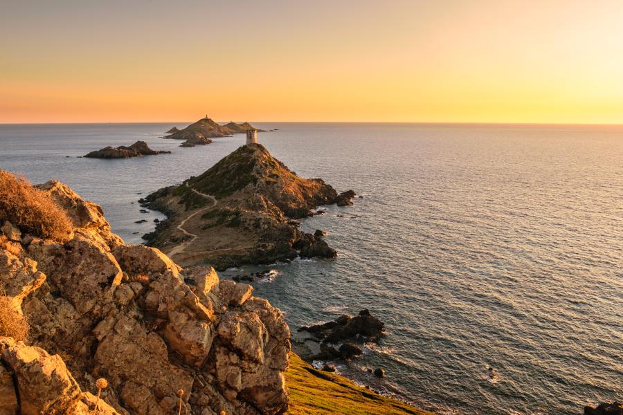 Les îles Sanguinaires au coucher du soleil, près d'Ajaccio