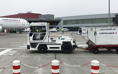 Véhicule transport bagages autonome