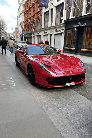 Londres, voiture de luxe